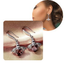 Load image into Gallery viewer, Pendientes en forma de abeja - Ozerty