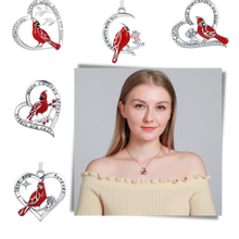 Load image into Gallery viewer, Colgante en forma de corazón con un cardenal - Ozerty